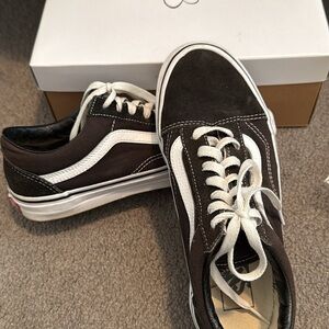 Vans Women’s Black and White Sneakers